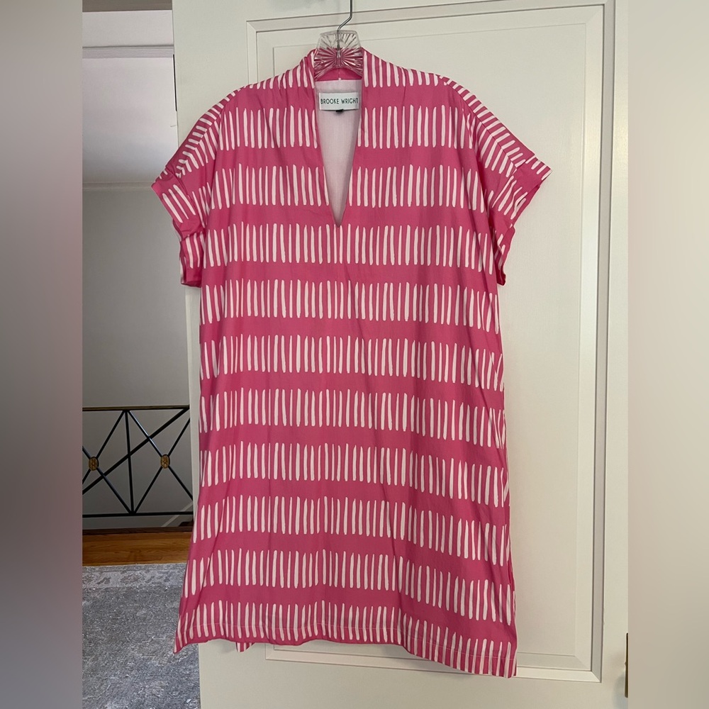 Brooke Wright Size Large Pink and white